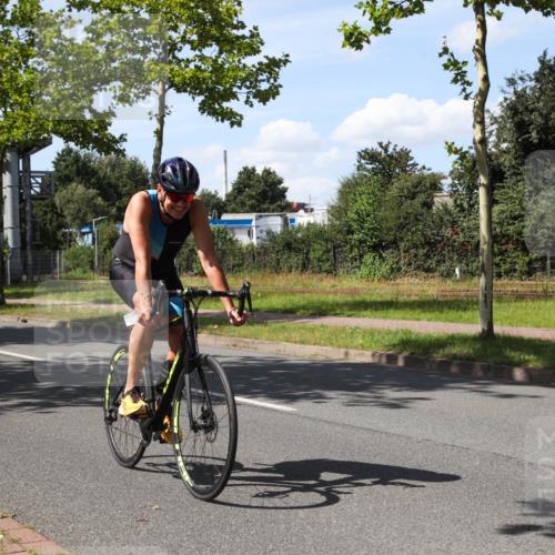 10.08.2025 - GEWOBA Citytriathlon Bremen Yannick Fuchs http://msf.ph/oto/8544417 10.08.2025 14:50:04 Radfahren 120, 193, 293, 322, 352, 356, 400, 410, 509 meine-sportfotos.de