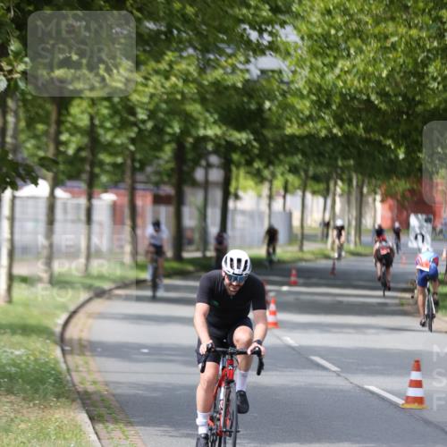 10.08.2025 - GEWOBA Citytriathlon Bremen Yannick Fuchs http://msf.ph/oto/8544418 10.08.2025 12:54:48 Radfahren 591, 632, 634, 728, 736, 781, 783, 790, 1029 meine-sportfotos.de
