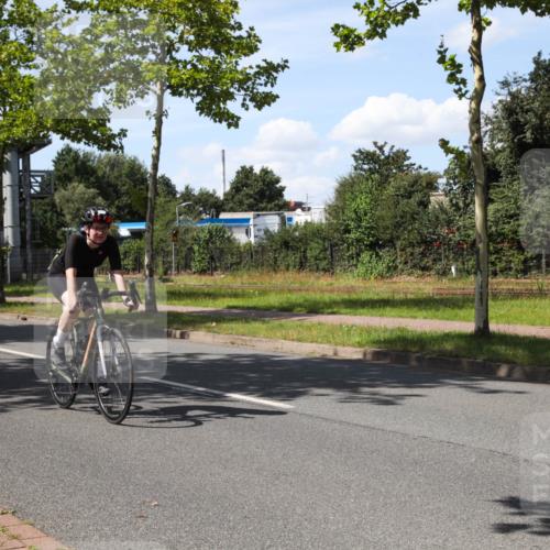 10.08.2025 - GEWOBA Citytriathlon Bremen Yannick Fuchs http://msf.ph/oto/8544424 10.08.2025 14:50:10 Radfahren 120, 293, 322, 352, 356, 400, 410 meine-sportfotos.de