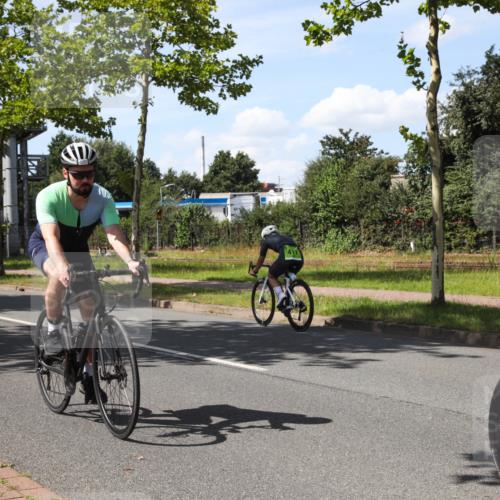 10.08.2025 - GEWOBA Citytriathlon Bremen Yannick Fuchs http://msf.ph/oto/8544428 10.08.2025 14:50:10 Radfahren 120, 293, 322, 352, 356, 400, 410 meine-sportfotos.de
