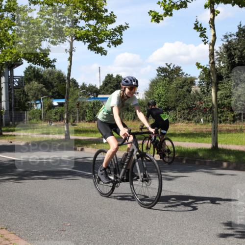 10.08.2025 - GEWOBA Citytriathlon Bremen Yannick Fuchs http://msf.ph/oto/8544432 10.08.2025 14:50:13 Radfahren 120, 293, 352, 356, 400, 410, 504 meine-sportfotos.de