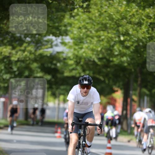 10.08.2025 - GEWOBA Citytriathlon Bremen Yannick Fuchs http://msf.ph/oto/8544433 10.08.2025 12:54:53 Radfahren 563, 591, 632, 634, 728, 736, 761, 781, 790, 1029 meine-sportfotos.de