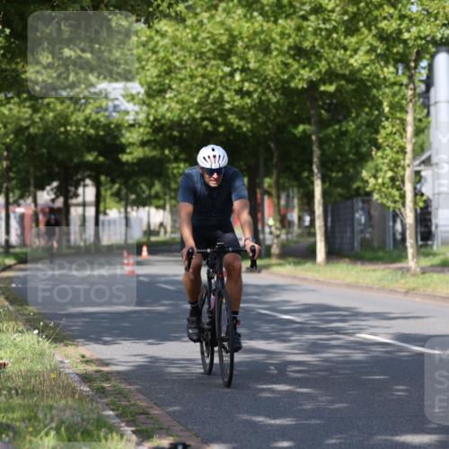 10.08.2025 - GEWOBA Citytriathlon Bremen Yannick Fuchs http://msf.ph/oto/8544437 10.08.2025 10:57:47 Radfahren 35, 159, 215, 458 meine-sportfotos.de