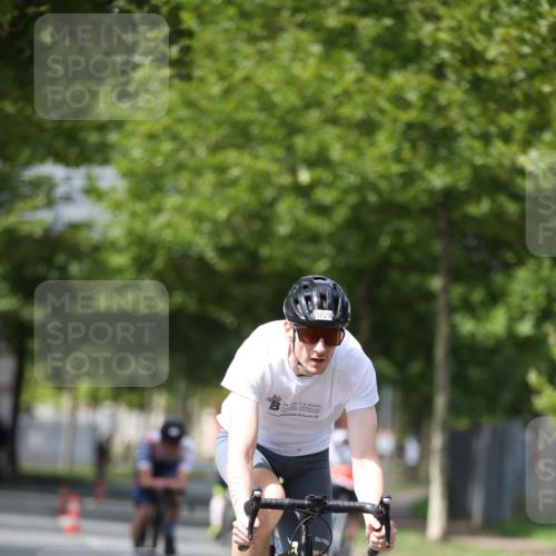 10.08.2025 - GEWOBA Citytriathlon Bremen Yannick Fuchs http://msf.ph/oto/8544440 10.08.2025 12:54:53 Radfahren 563, 591, 632, 634, 728, 736, 761, 781, 790, 1029 meine-sportfotos.de