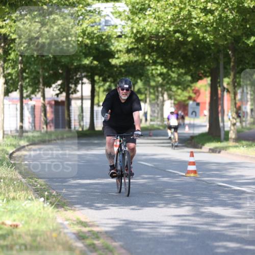 10.08.2025 - GEWOBA Citytriathlon Bremen Yannick Fuchs http://msf.ph/oto/8544454 10.08.2025 10:57:52 Radfahren 35, 143, 159, 215, 458 meine-sportfotos.de
