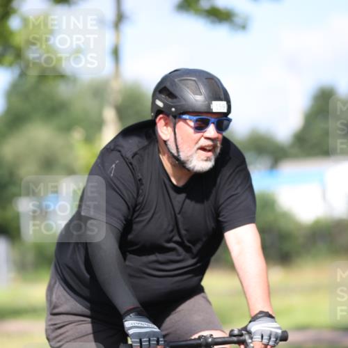 10.08.2025 - GEWOBA Citytriathlon Bremen Yannick Fuchs http://msf.ph/oto/8544475 10.08.2025 10:57:54 Radfahren 35, 125, 143, 159, 185, 458 meine-sportfotos.de