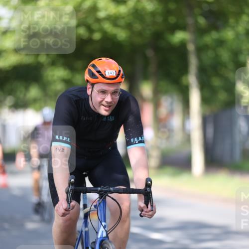 10.08.2025 - GEWOBA Citytriathlon Bremen Yannick Fuchs http://msf.ph/oto/8544485 10.08.2025 10:58:05 Radfahren 1, 125, 143, 185, 443, 445, 453, 472, 493 meine-sportfotos.de