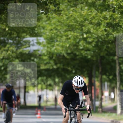 10.08.2025 - GEWOBA Citytriathlon Bremen Yannick Fuchs http://msf.ph/oto/8544486 10.08.2025 12:54:59 Radfahren 563, 591, 632, 714, 728, 736, 761, 766, 781, 794, 1015, 1029 meine-sportfotos.de