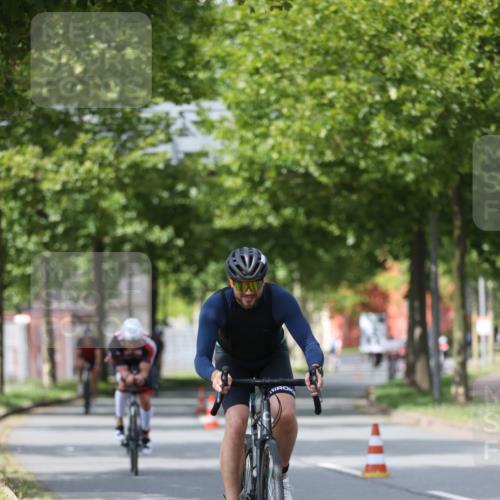 10.08.2025 - GEWOBA Citytriathlon Bremen Yannick Fuchs http://msf.ph/oto/8544499 10.08.2025 12:55:01 Radfahren 563, 591, 632, 714, 728, 761, 766, 781, 794, 877, 1015, 1029 meine-sportfotos.de