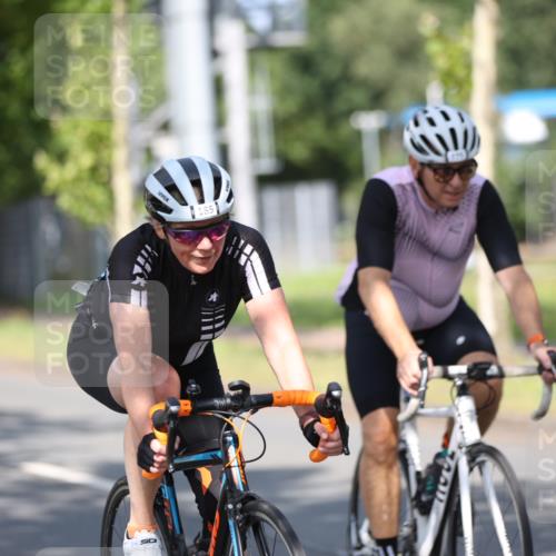 10.08.2025 - GEWOBA Citytriathlon Bremen Yannick Fuchs http://msf.ph/oto/8544500 10.08.2025 10:58:07 Radfahren 1, 125, 143, 185, 443, 445, 453, 472, 493, 513 meine-sportfotos.de