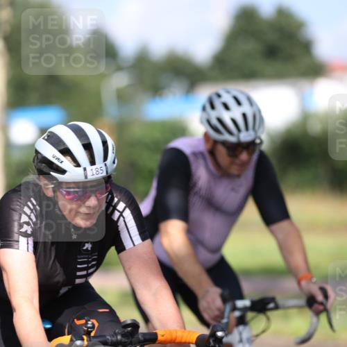 10.08.2025 - GEWOBA Citytriathlon Bremen Yannick Fuchs http://msf.ph/oto/8544502 10.08.2025 10:58:07 Radfahren 1, 125, 143, 185, 443, 445, 453, 472, 493, 513 meine-sportfotos.de