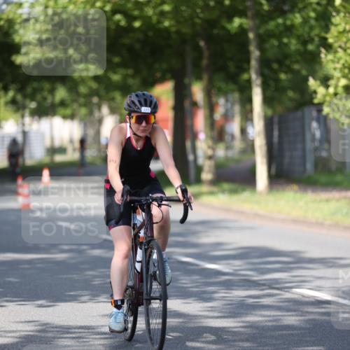 10.08.2025 - GEWOBA Citytriathlon Bremen Yannick Fuchs http://msf.ph/oto/8544509 10.08.2025 10:58:12 Radfahren 1, 125, 143, 165, 185, 402, 443, 445, 453, 472, 493, 513 meine-sportfotos.de