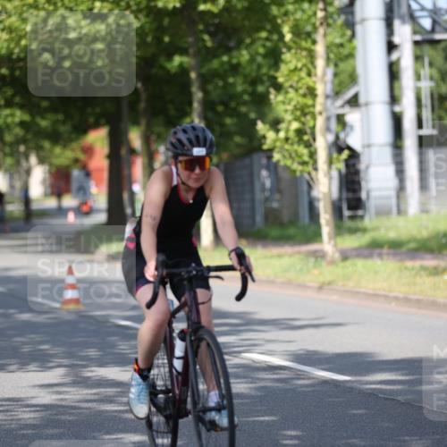 10.08.2025 - GEWOBA Citytriathlon Bremen Yannick Fuchs http://msf.ph/oto/8544516 10.08.2025 10:58:12 Radfahren 1, 125, 143, 165, 185, 402, 443, 445, 453, 472, 493, 513 meine-sportfotos.de