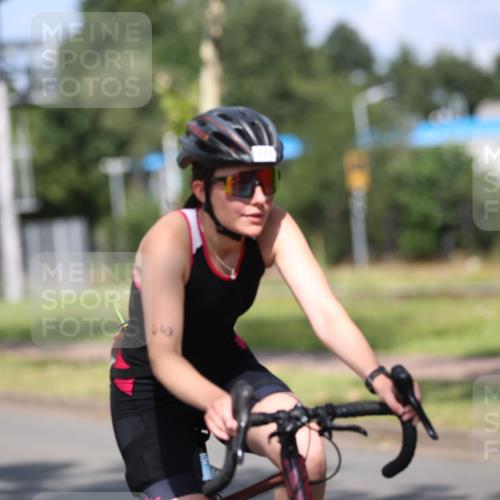 10.08.2025 - GEWOBA Citytriathlon Bremen Yannick Fuchs http://msf.ph/oto/8544520 10.08.2025 10:58:13 Radfahren 1, 125, 143, 165, 185, 402, 443, 445, 453, 472, 493, 513 meine-sportfotos.de