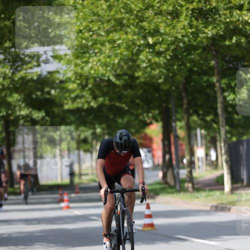 10.08.2025 - GEWOBA Citytriathlon Bremen Yannick Fuchs http://msf.ph/oto/8544536 10.08.2025 12:55:05 Radfahren 563, 591, 632, 714, 728, 761, 766, 781, 794, 877, 1015, 1029 meine-sportfotos.de
