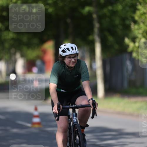 10.08.2025 - GEWOBA Citytriathlon Bremen Yannick Fuchs http://msf.ph/oto/8544538 10.08.2025 10:58:15 Radfahren 1, 125, 143, 165, 185, 402, 443, 445, 453, 472, 493, 506, 513 meine-sportfotos.de