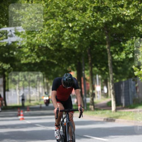 10.08.2025 - GEWOBA Citytriathlon Bremen Yannick Fuchs http://msf.ph/oto/8544539 10.08.2025 12:55:05 Radfahren 563, 591, 632, 714, 728, 761, 766, 781, 794, 877, 1015, 1029 meine-sportfotos.de