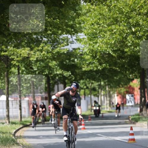 10.08.2025 - GEWOBA Citytriathlon Bremen Yannick Fuchs http://msf.ph/oto/8544553 10.08.2025 12:55:06 Radfahren 563, 591, 632, 714, 728, 761, 766, 781, 794, 877, 1015, 1029 meine-sportfotos.de