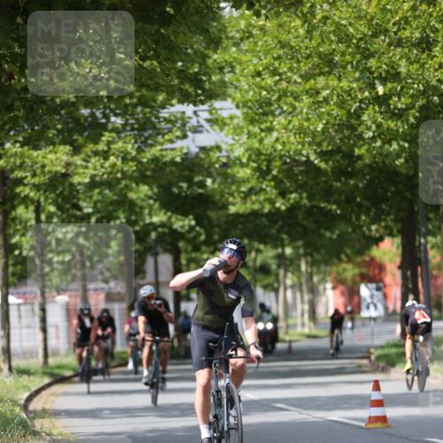 10.08.2025 - GEWOBA Citytriathlon Bremen Yannick Fuchs http://msf.ph/oto/8544556 10.08.2025 12:55:06 Radfahren 563, 591, 632, 714, 728, 761, 766, 781, 794, 877, 1015, 1029 meine-sportfotos.de