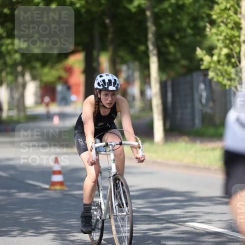 10.08.2025 - GEWOBA Citytriathlon Bremen Yannick Fuchs http://msf.ph/oto/8544558 10.08.2025 10:58:17 Radfahren 1, 125, 143, 165, 185, 402, 443, 445, 453, 472, 493, 506, 513 meine-sportfotos.de