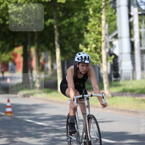 10.08.2025 - GEWOBA Citytriathlon Bremen Yannick Fuchs http://msf.ph/oto/8544563 10.08.2025 10:58:18 Radfahren 1, 125, 165, 185, 221, 402, 443, 445, 453, 472, 493, 506, 513 meine-sportfotos.de