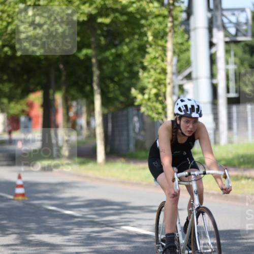 10.08.2025 - GEWOBA Citytriathlon Bremen Yannick Fuchs http://msf.ph/oto/8544567 10.08.2025 10:58:18 Radfahren 1, 125, 165, 185, 221, 402, 443, 445, 453, 472, 493, 506, 513 meine-sportfotos.de