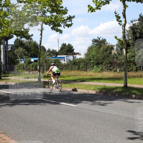 10.08.2025 - GEWOBA Citytriathlon Bremen Yannick Fuchs http://msf.ph/oto/8544576 10.08.2025 14:52:09 Radfahren 315, 321, 341, 361, 368, 381, 412, 428, 496, 520 meine-sportfotos.de