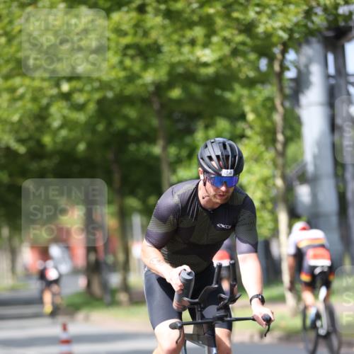 10.08.2025 - GEWOBA Citytriathlon Bremen Yannick Fuchs http://msf.ph/oto/8544577 10.08.2025 12:55:07 Radfahren 563, 591, 632, 714, 728, 761, 766, 781, 794, 877, 1015, 1029 meine-sportfotos.de