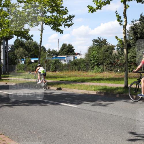 10.08.2025 - GEWOBA Citytriathlon Bremen Yannick Fuchs http://msf.ph/oto/8544579 10.08.2025 14:52:10 Radfahren 315, 321, 327, 341, 361, 368, 381, 412, 428, 496, 520 meine-sportfotos.de