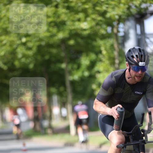 10.08.2025 - GEWOBA Citytriathlon Bremen Yannick Fuchs http://msf.ph/oto/8544580 10.08.2025 12:55:07 Radfahren 563, 591, 632, 714, 728, 761, 766, 781, 794, 877, 1015, 1029 meine-sportfotos.de