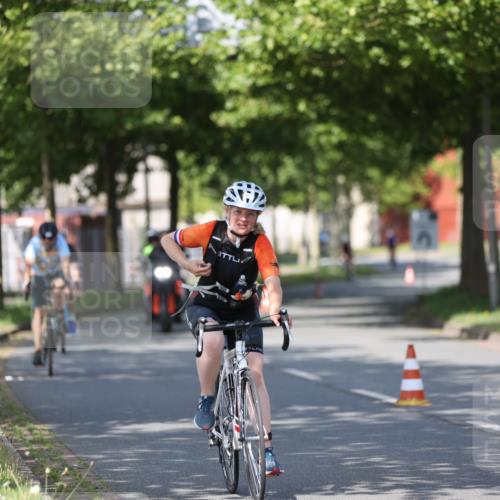 10.08.2025 - GEWOBA Citytriathlon Bremen Yannick Fuchs http://msf.ph/oto/8544585 10.08.2025 10:58:20 Radfahren 1, 165, 221, 402, 443, 445, 453, 472, 493, 506, 513 meine-sportfotos.de