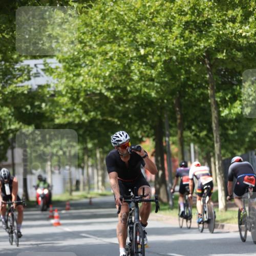 10.08.2025 - GEWOBA Citytriathlon Bremen Yannick Fuchs http://msf.ph/oto/8544586 10.08.2025 12:55:08 Radfahren 563, 591, 632, 696, 714, 728, 761, 766, 781, 794, 877, 1015 meine-sportfotos.de