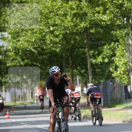 10.08.2025 - GEWOBA Citytriathlon Bremen Yannick Fuchs http://msf.ph/oto/8544591 10.08.2025 12:55:08 Radfahren 563, 591, 632, 696, 714, 728, 761, 766, 781, 794, 877, 1015 meine-sportfotos.de