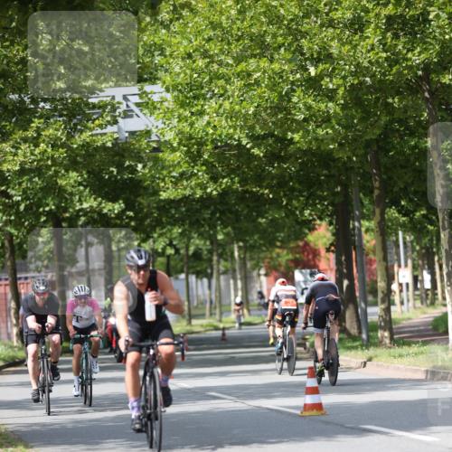 10.08.2025 - GEWOBA Citytriathlon Bremen Yannick Fuchs http://msf.ph/oto/8544610 10.08.2025 12:55:09 Radfahren 563, 591, 632, 696, 714, 728, 761, 766, 781, 794, 877, 1015 meine-sportfotos.de