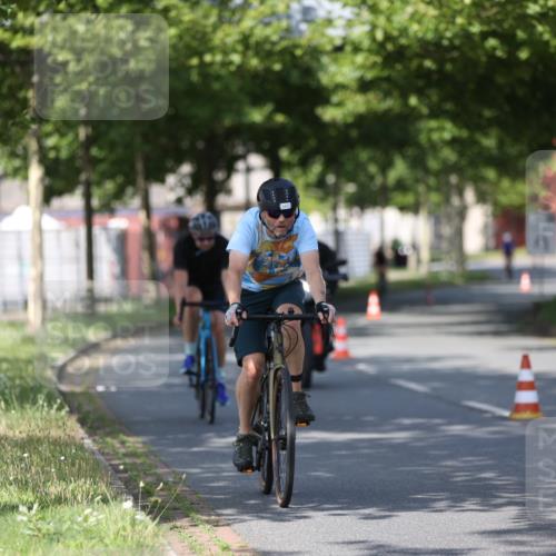 10.08.2025 - GEWOBA Citytriathlon Bremen Yannick Fuchs http://msf.ph/oto/8544618 10.08.2025 10:58:22 Radfahren 1, 95, 165, 221, 402, 443, 445, 453, 472, 493, 506, 513 meine-sportfotos.de