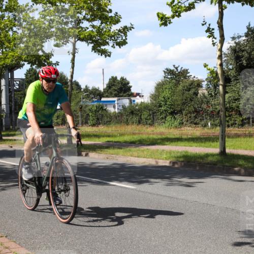 10.08.2025 - GEWOBA Citytriathlon Bremen Yannick Fuchs http://msf.ph/oto/8544620 10.08.2025 14:52:26 Radfahren 327, 329, 347, 361, 381, 412, 439, 469, 496, 520 meine-sportfotos.de