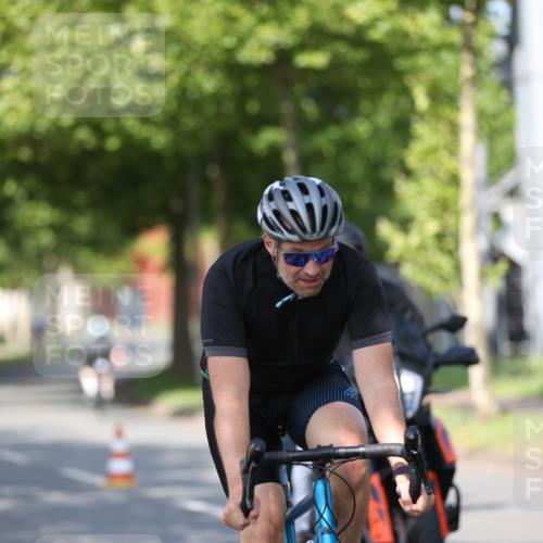 10.08.2025 - GEWOBA Citytriathlon Bremen Yannick Fuchs http://msf.ph/oto/8544644 10.08.2025 10:58:24 Radfahren 1, 95, 165, 221, 402, 445, 453, 472, 493, 506, 513 meine-sportfotos.de