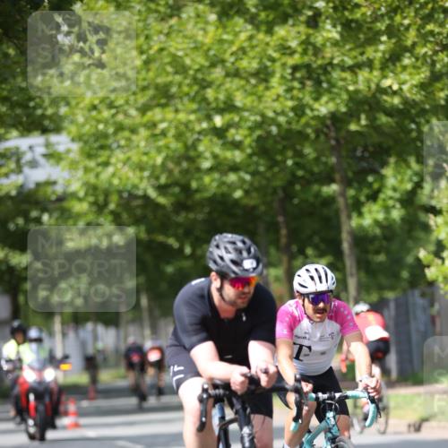 10.08.2025 - GEWOBA Citytriathlon Bremen Yannick Fuchs http://msf.ph/oto/8544671 10.08.2025 12:55:11 Radfahren 563, 632, 696, 714, 761, 766, 794, 877, 1015 meine-sportfotos.de