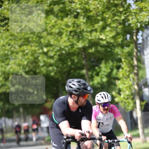 10.08.2025 - GEWOBA Citytriathlon Bremen Yannick Fuchs http://msf.ph/oto/8544677 10.08.2025 12:55:12 Radfahren 563, 696, 714, 761, 766, 794, 877, 1015 meine-sportfotos.de