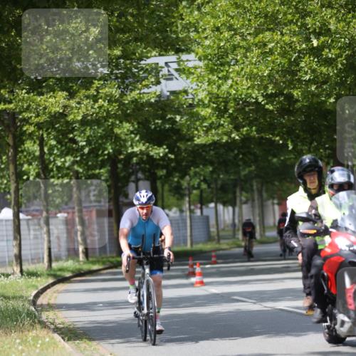10.08.2025 - GEWOBA Citytriathlon Bremen Yannick Fuchs http://msf.ph/oto/8544694 10.08.2025 12:55:13 Radfahren 563, 696, 714, 761, 766, 794, 877, 1015 meine-sportfotos.de