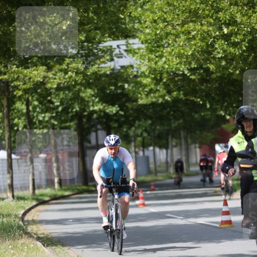 10.08.2025 - GEWOBA Citytriathlon Bremen Yannick Fuchs http://msf.ph/oto/8544697 10.08.2025 12:55:13 Radfahren 563, 696, 714, 761, 766, 794, 877, 1015 meine-sportfotos.de