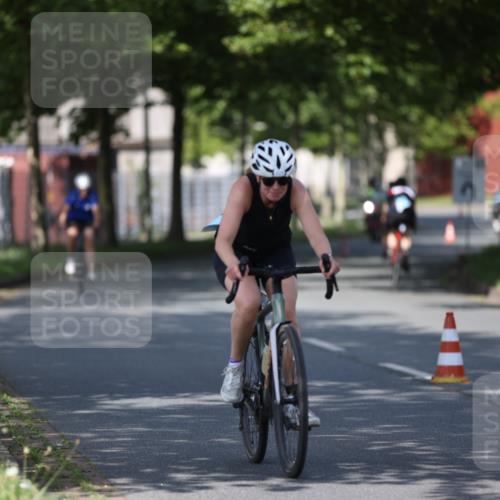 10.08.2025 - GEWOBA Citytriathlon Bremen Yannick Fuchs http://msf.ph/oto/8544705 10.08.2025 10:58:31 Radfahren 95, 165, 221, 402, 506, 513 meine-sportfotos.de