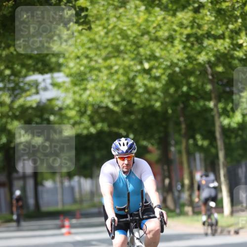 10.08.2025 - GEWOBA Citytriathlon Bremen Yannick Fuchs http://msf.ph/oto/8544715 10.08.2025 12:55:14 Radfahren 563, 696, 714, 761, 766, 794, 877, 982, 1015 meine-sportfotos.de