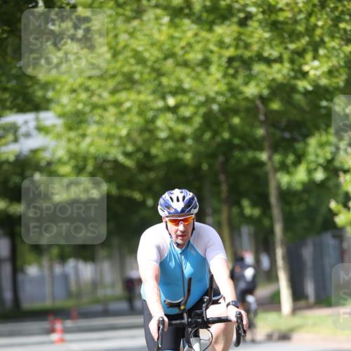 10.08.2025 - GEWOBA Citytriathlon Bremen Yannick Fuchs http://msf.ph/oto/8544719 10.08.2025 12:55:14 Radfahren 563, 696, 714, 761, 766, 794, 877, 982, 1015 meine-sportfotos.de