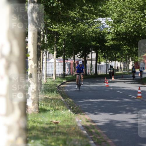 10.08.2025 - GEWOBA Citytriathlon Bremen Yannick Fuchs http://msf.ph/oto/8544721 10.08.2025 10:58:33 Radfahren 95, 165, 221, 402, 506 meine-sportfotos.de