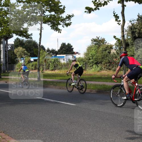 10.08.2025 - GEWOBA Citytriathlon Bremen Yannick Fuchs http://msf.ph/oto/8544738 10.08.2025 14:53:33 Radfahren 419, 501 meine-sportfotos.de