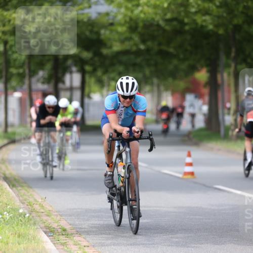 10.08.2025 - GEWOBA Citytriathlon Bremen Yannick Fuchs http://msf.ph/oto/8544759 10.08.2025 12:55:37 Radfahren 636, 658, 729, 804, 843, 880, 982, 1033 meine-sportfotos.de