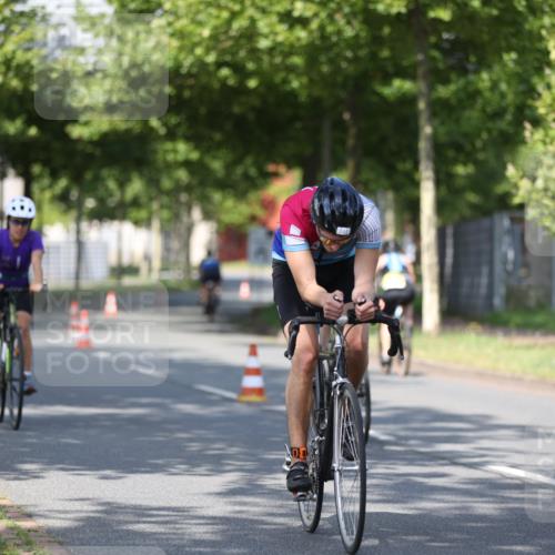 10.08.2025 - GEWOBA Citytriathlon Bremen Yannick Fuchs http://msf.ph/oto/8544760 10.08.2025 10:58:50 Radfahren 57, 191, 450 meine-sportfotos.de