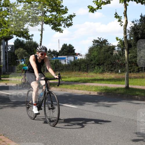 10.08.2025 - GEWOBA Citytriathlon Bremen Yannick Fuchs http://msf.ph/oto/8544769 10.08.2025 14:53:58 Radfahren 291, 300, 345, 434, 438, 473, 485, 519 meine-sportfotos.de
