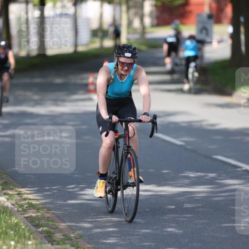 10.08.2025 - GEWOBA Citytriathlon Bremen Yannick Fuchs http://msf.ph/oto/8544790 10.08.2025 10:59:44 Radfahren 59, 141, 417, 463, 475, 498 meine-sportfotos.de